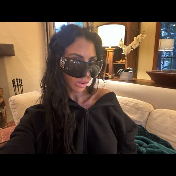 Chanel Shield glasses- these are worn and have scratches on the screen - Picture 4 of 5